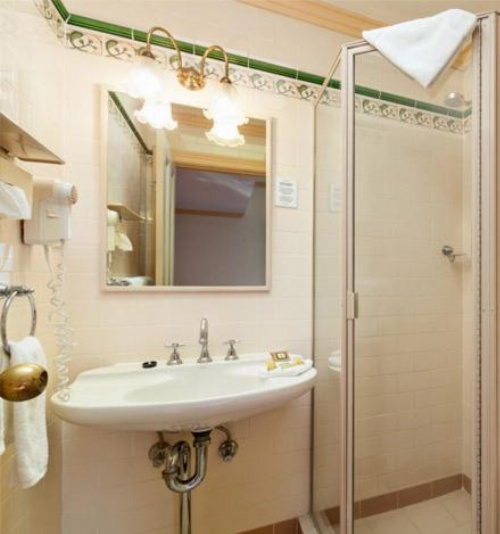 McLaren Hotel -North Sydney image 14